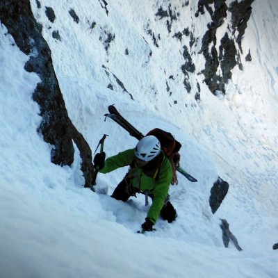 ski-alpinisme-crampon-piolet