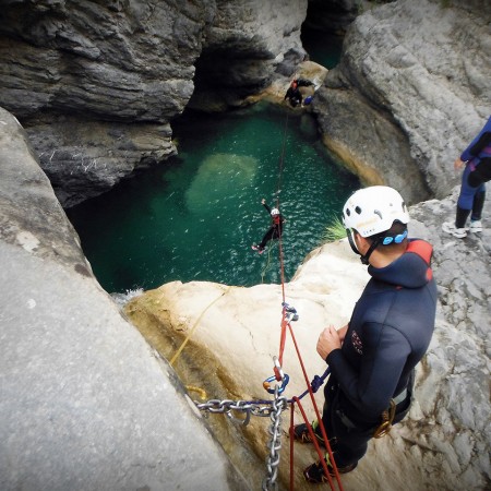 debrayable-canyoning-au-dessus-vide