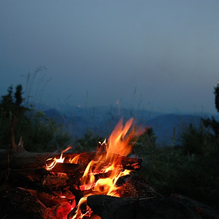 FEU DE CAMP