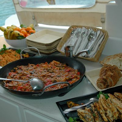 Buffet Catamaran Team Building