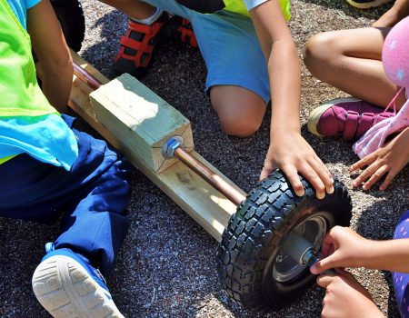 Team Building Construction Carriole