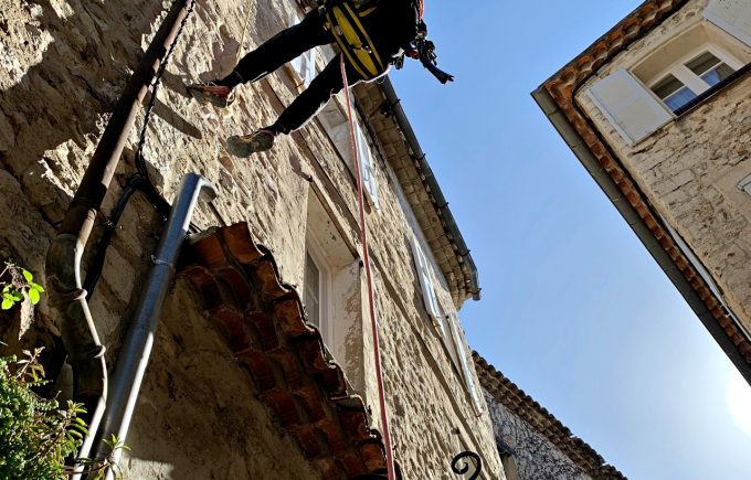 Travaux acrobatiques Saint Paul de VenceIMG_1084