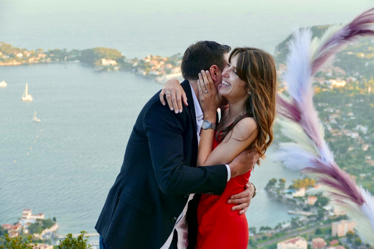 couple demande en mariage coeur